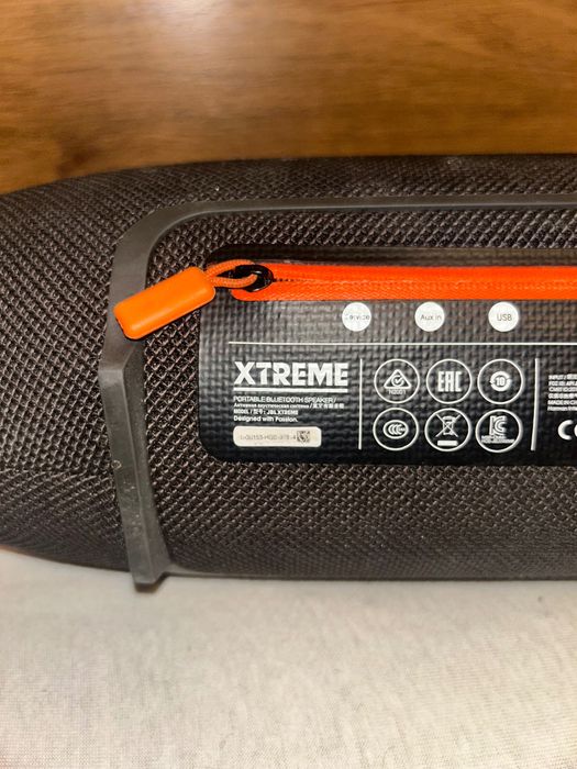 JBL  много силна преносима тон колона