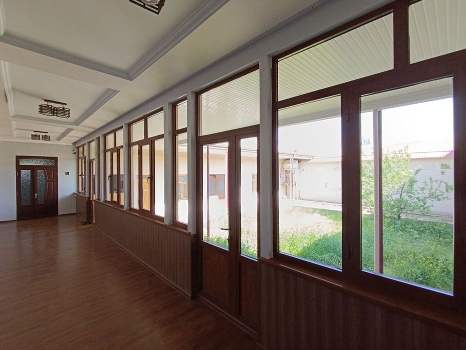 Uy sotiladi 6.7 sotix yer narxida 6xona+oshxona