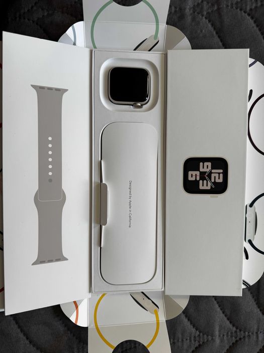 Смарт часовник AppleWatch SE2 v2 Cellular, 40mm,S/M, Starlight+Подарък