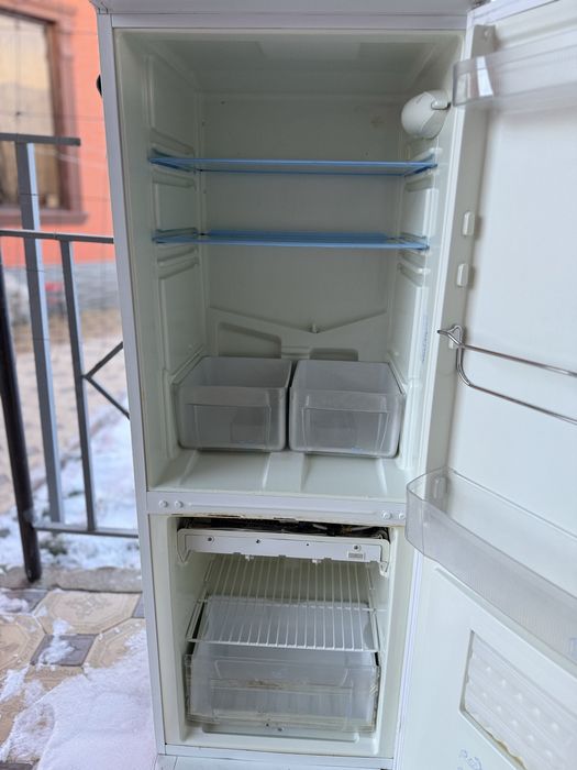 Холодилник Indesit