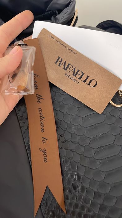 Продам новую куртка RAFAELLO