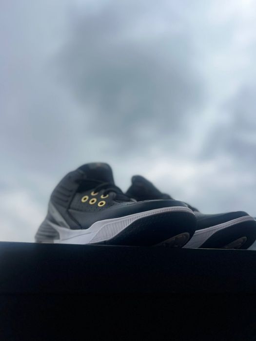 Jordan max aura 5