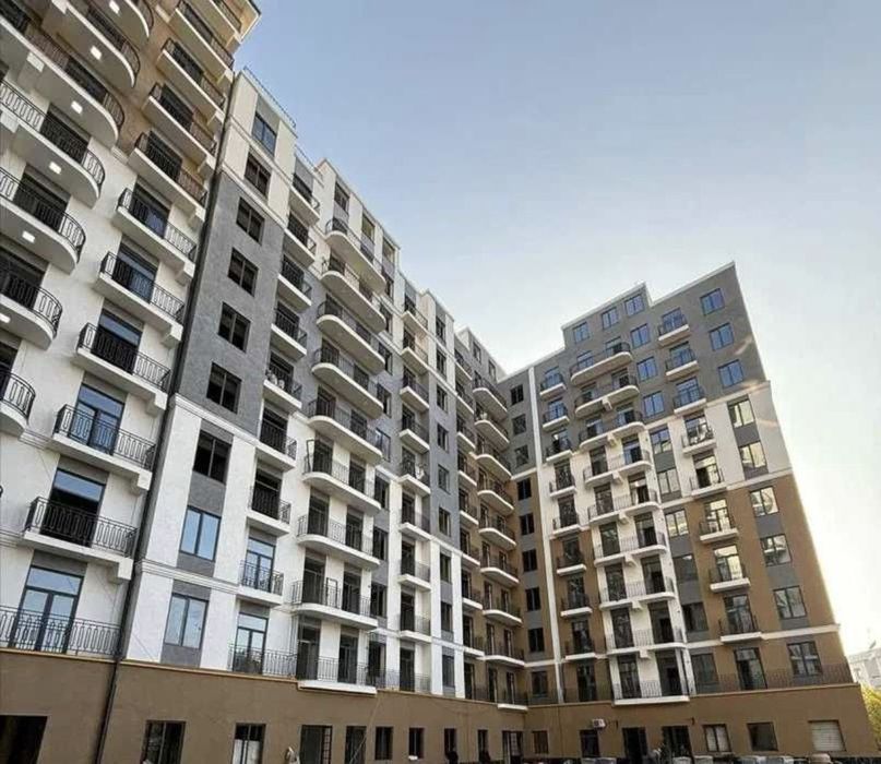 Продаётся квартира коробка Aviasozlar Plaza рынок Кадышева