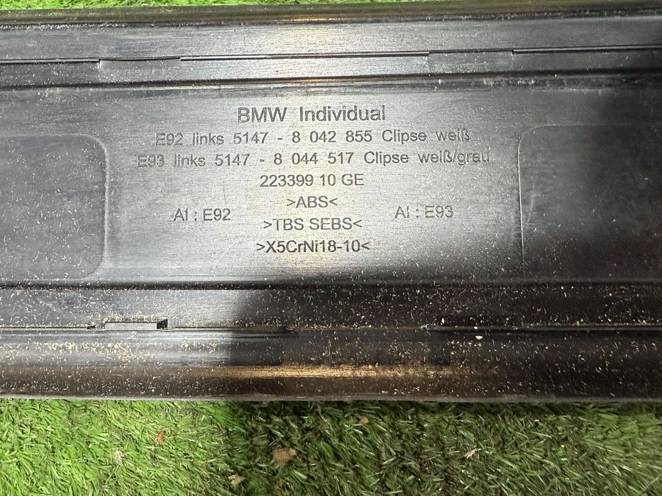 ORNAMENT PRAG BMW E93 320D 2013 2.0 DIESEL COD OEM 8042855 / 22339910 / 7900751 / DECAPOTABILĂ (CABRIOLET) 2005-2013