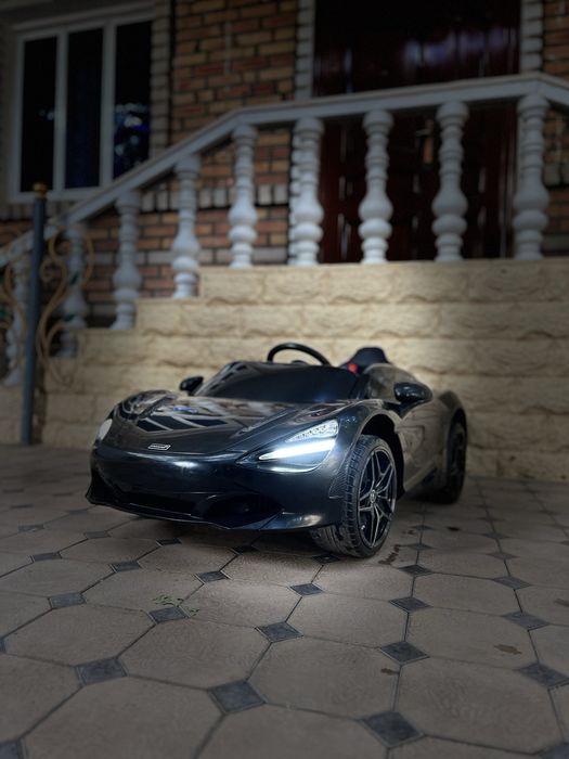 Maclaren 720S sotiladi bolajonlar uchun transport