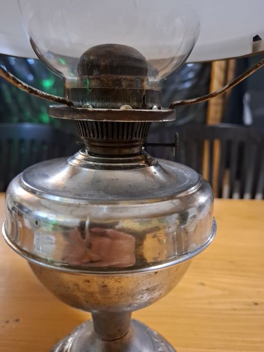 Продавам стара газена лампа