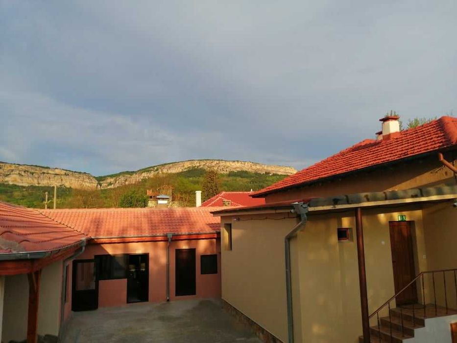 Продава се Къща в с. Мадара, Област Шумен - 217 кв.м за 618 €/кв.м - Снимка #1