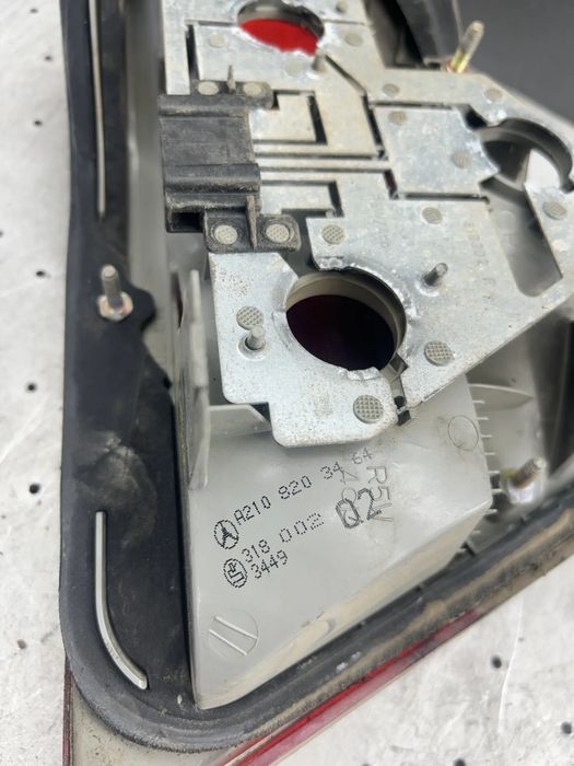 Lampa / Tripla stop dreapta pe aripa A2108203464 Mercedes-Benz E-Class