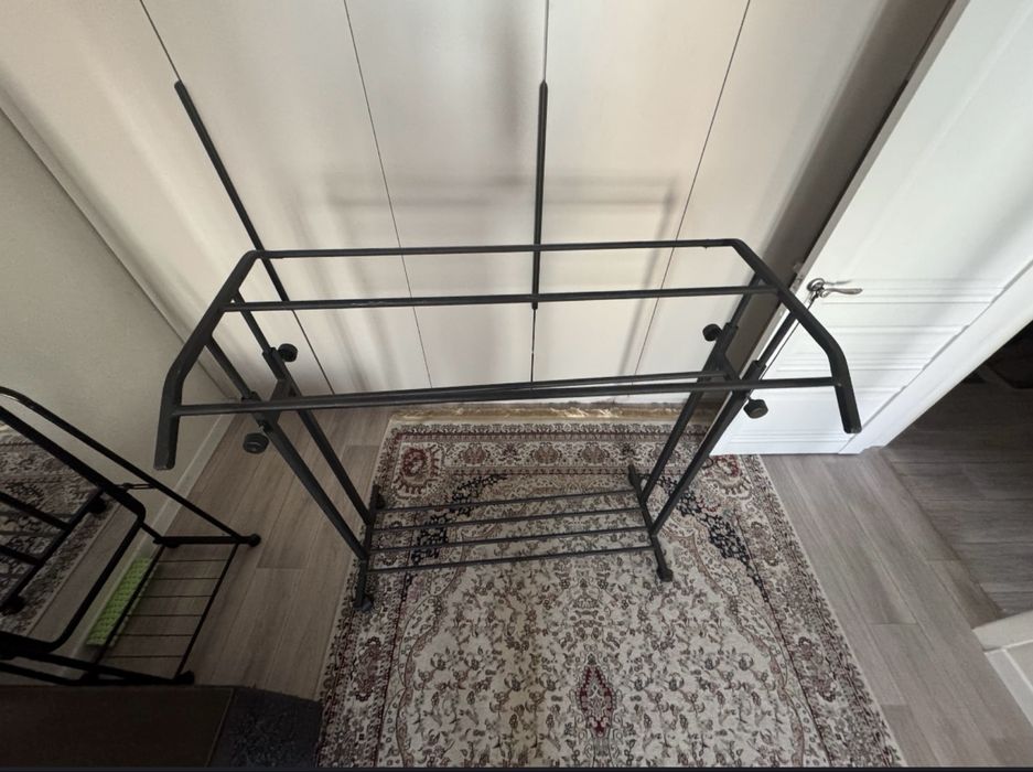 Регулируемая вешалка