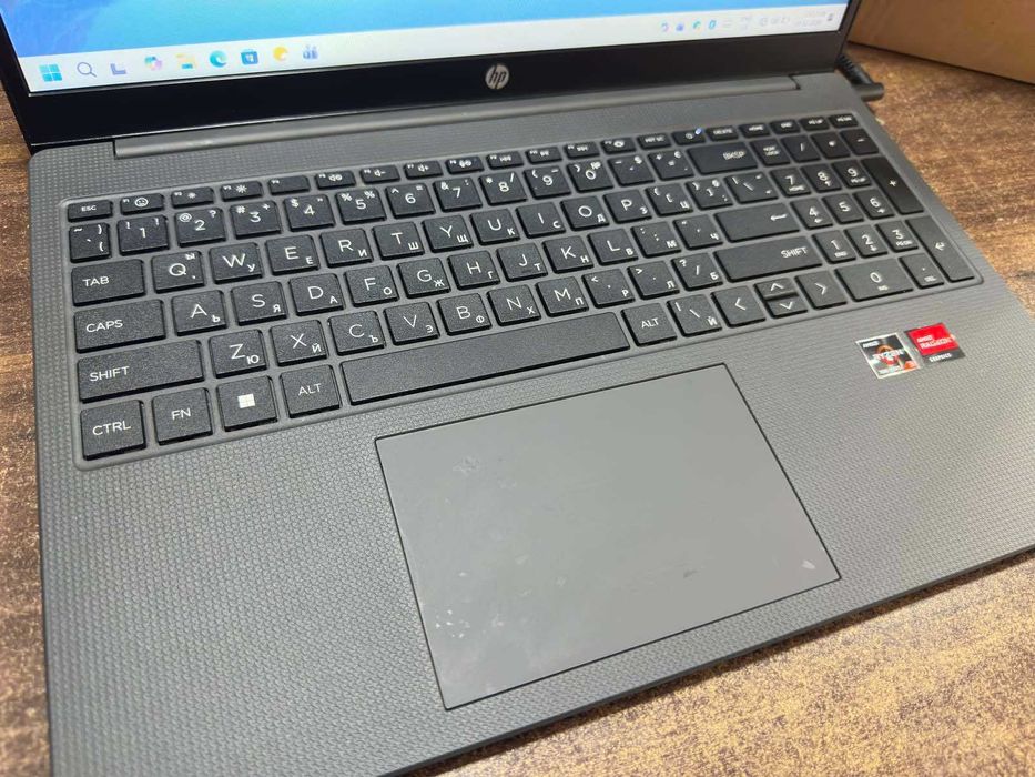 Лаптоп HP 15-FC0006NU, 15,6" AMD Ryzen 3 7320U, RAM 8GB, SSD 512GB