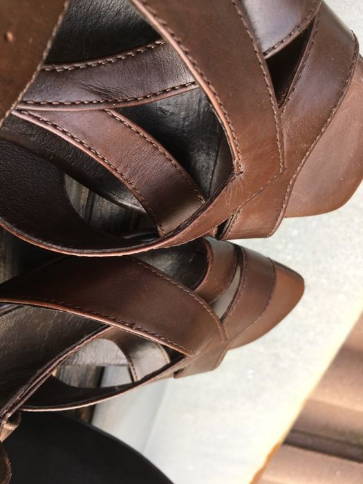 Кожени сандали, в отлично състояние, номер 39