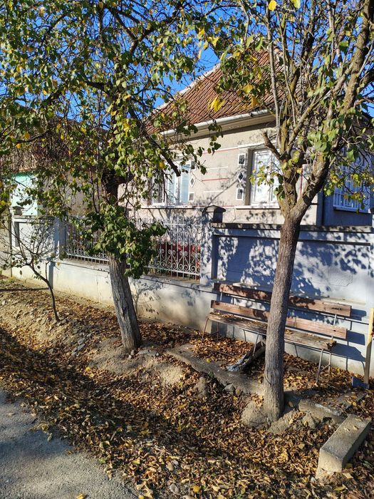 Vând casa la 40 km de Oradea