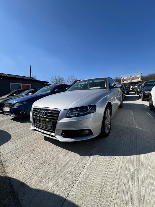 Audi A4.