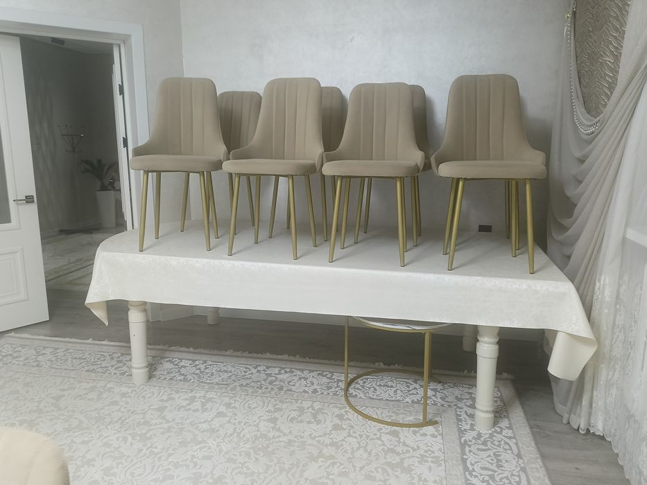 Стол мен стулья сатылады