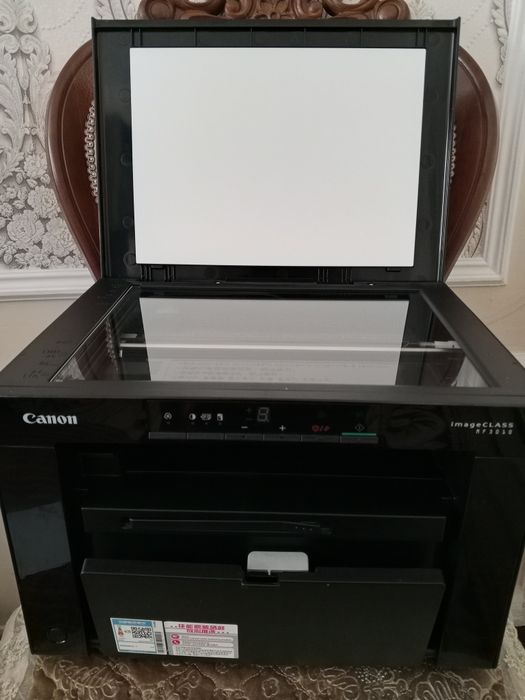 Printer  Canon 3v1 pochti noviy
