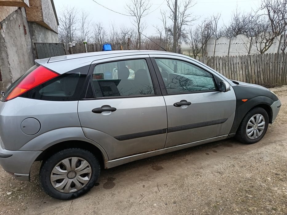 Vand Ford 1.6 /1.8 benzina