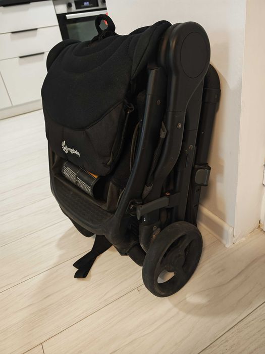 Бебешка количка Ergobaby Metro+ – Ултракомпактна, Ергономична и Стилна