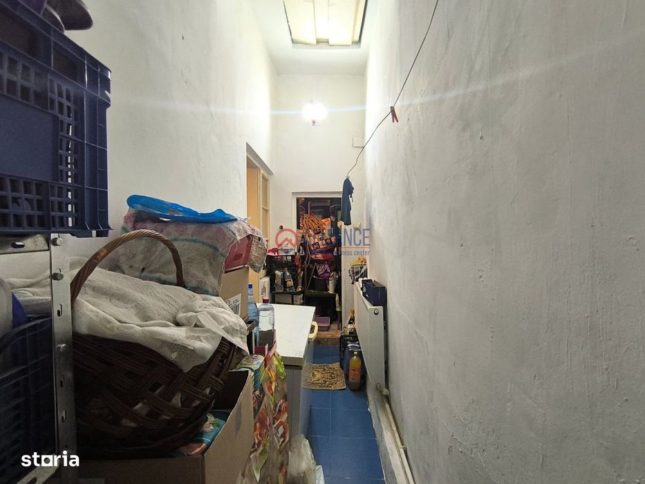CENTRU - Casa solida cu etaj ,la pret de apartament !