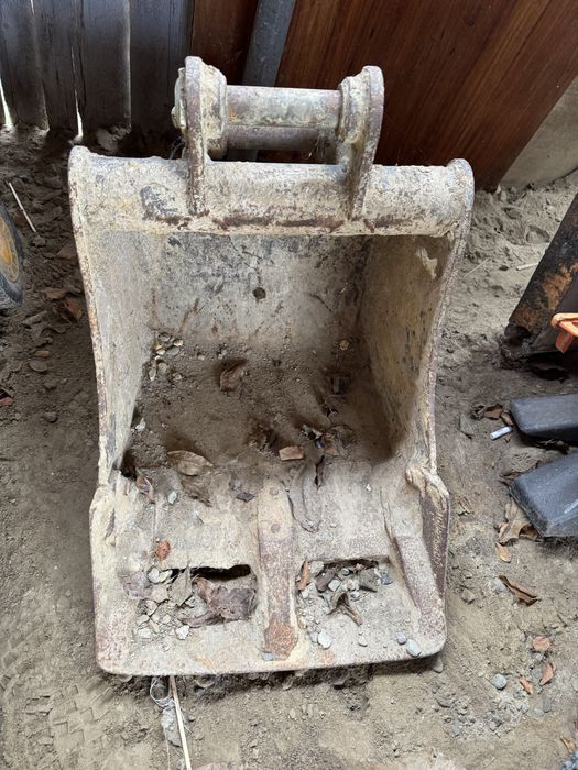 Cupa miniexcavator 2-4 t