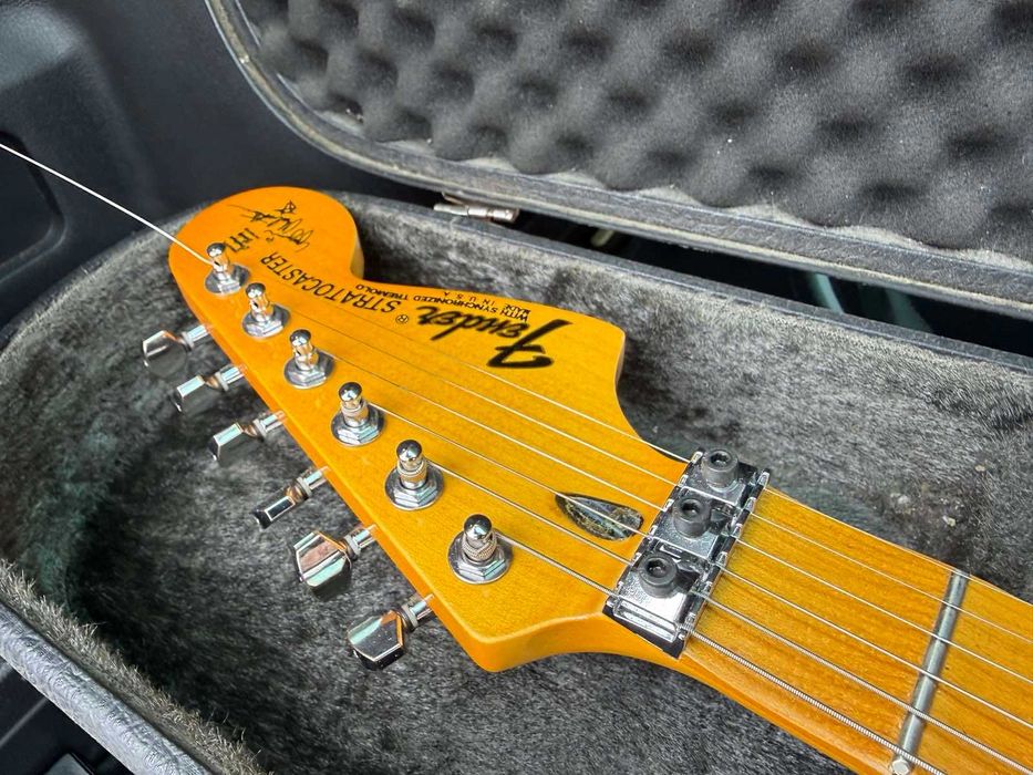 Fender Stratocaster - YM