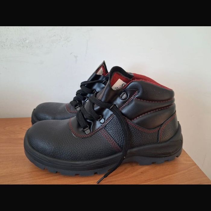 Рабочие ботинки, спецобувь, берцы