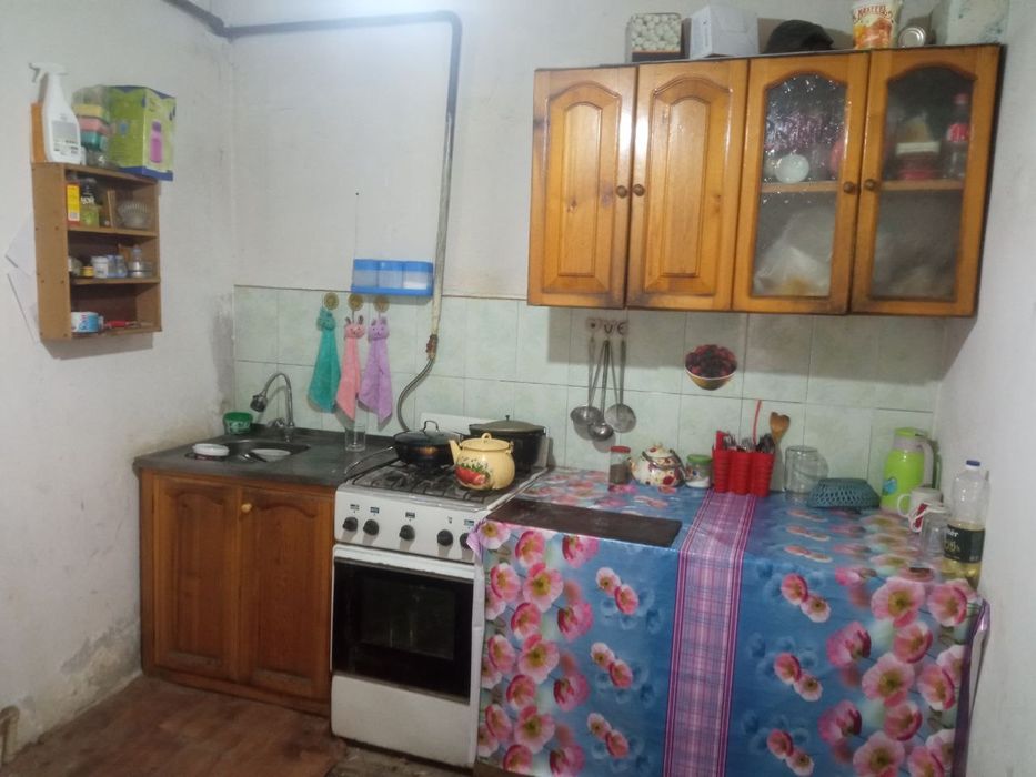 Ховли уч сотих Икки хона ошхона ванна туалет айвон 4,5-14,5 метр.