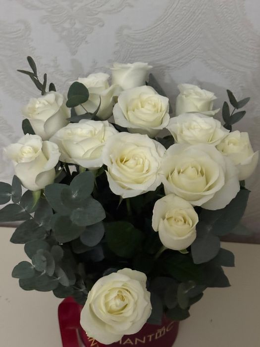 13 белых роз romantic