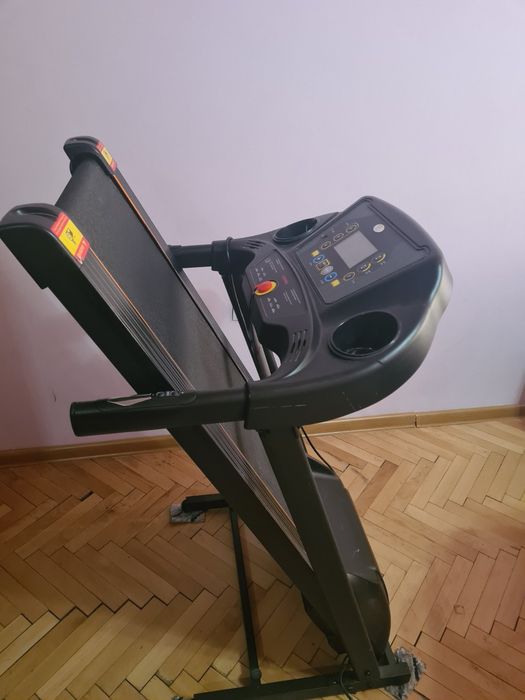 Електрическа пътека за бягане FIT800