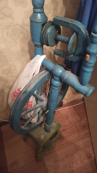 продам прялку деревянную в рабочем состоянии