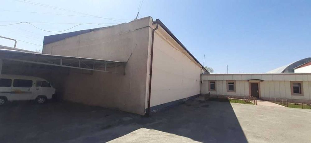 Qishki klub binosi va boshqa inshootlar