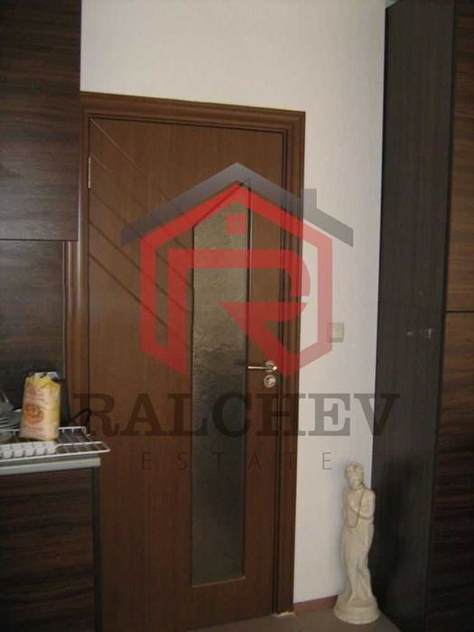 Под наем 2-стаен до Операта