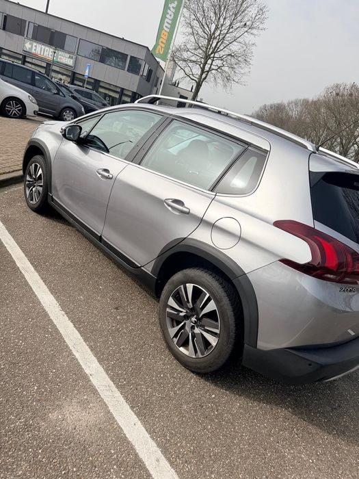 Peugeot 2008 1.2 Benzina din 12/2016