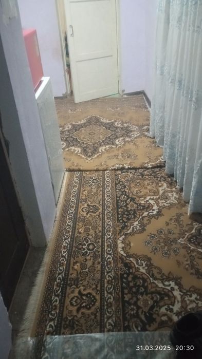 Катеж сотилади срочно 3 хонали ховлиси бор