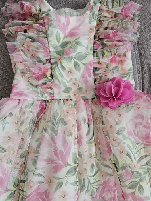 Две разкошни рокли за принцеси