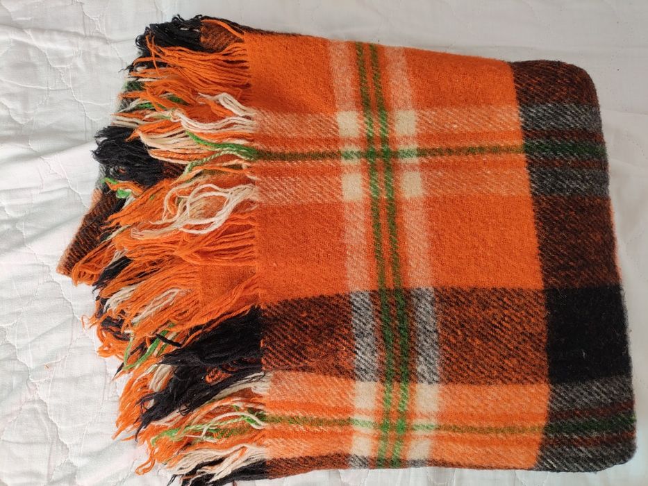 Неизползвани 3 одеала родопски и други с вълна