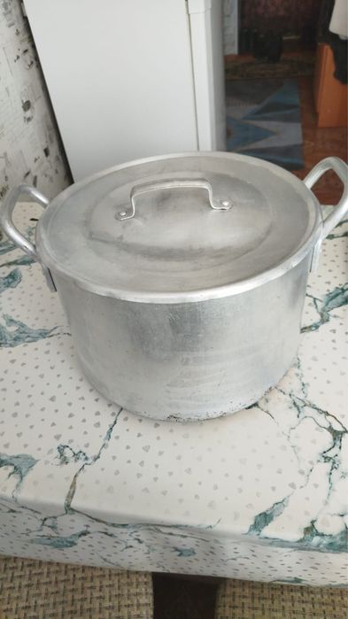 Продам советские кастрюли 25-40 л