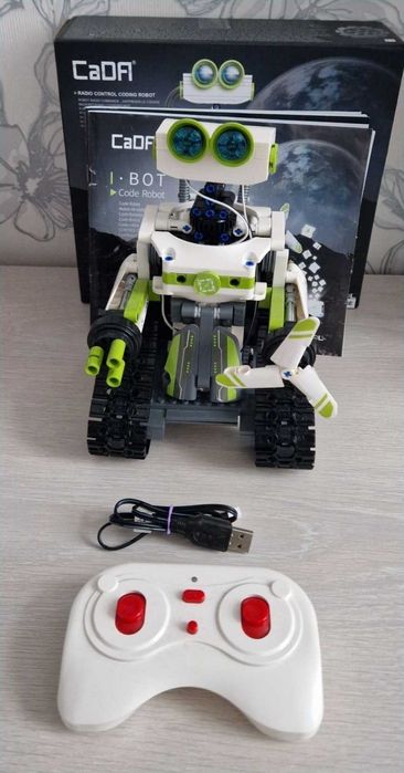 Cada bot programabil  +8 LEGO
