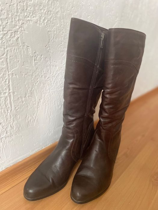 Красиви и топли  зимни  ботуши с ток