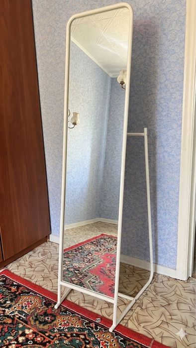 Напольное зеркало Икеа