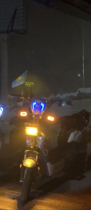 Скутер леопард синий свет