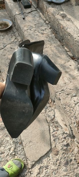 Продам женскую обувь