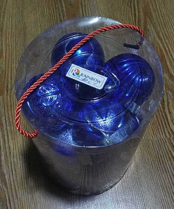 Новогодние игрушки(шары) на елку