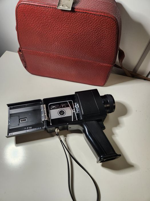 Vand camera Revue Super-8 S300 pt colectie
 comercializat în 1970-71