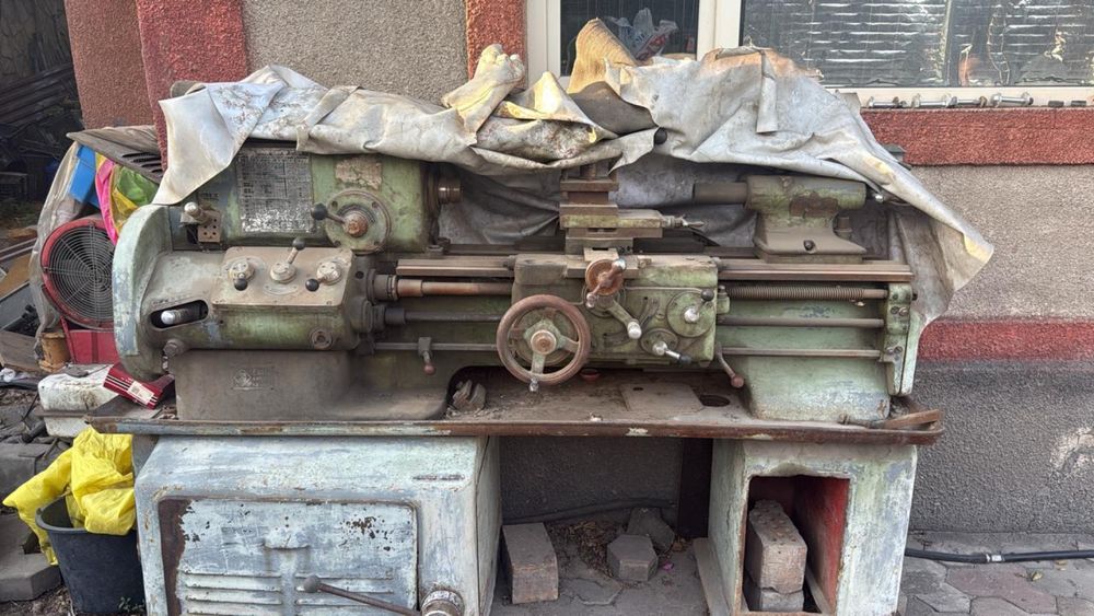 Токарный станок