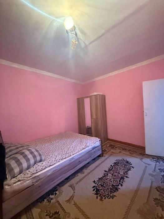 Сдаётся 2 комнатная квартира в Алмалыке.