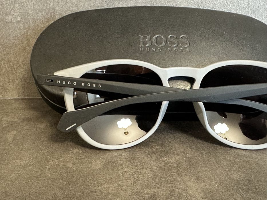 Ochelari de soare Hugo Boss - noi