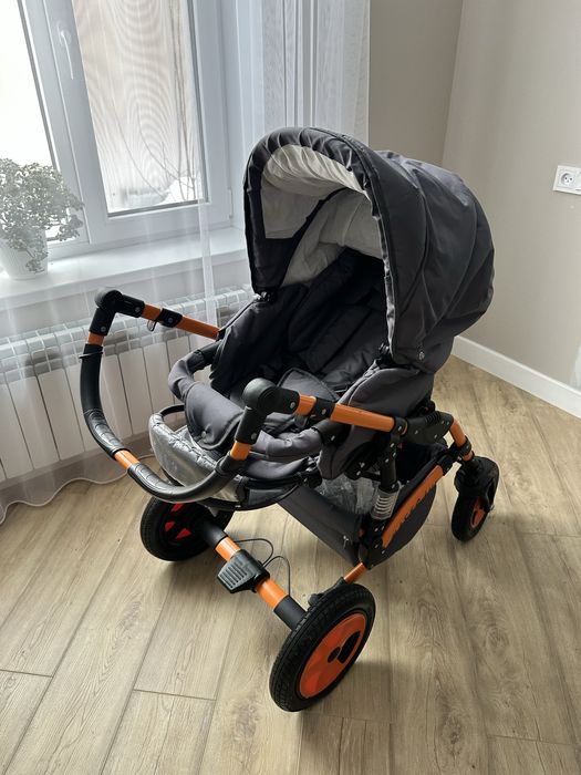 Продам детскую коляску 2 в 1