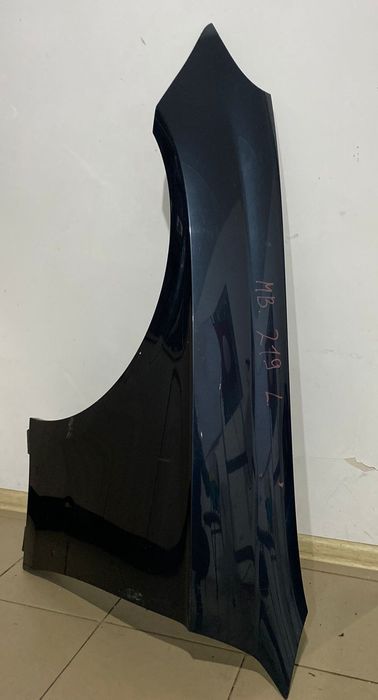 Переднее крыло левое Mersedes w219