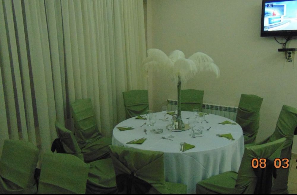 Fete de masa si huse de scaune