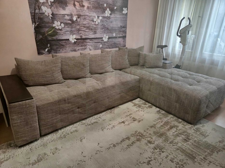 Разтегателен диван